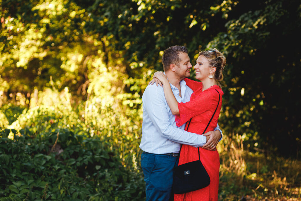 Une photo de couple au Moulin de la Fleuristerie.