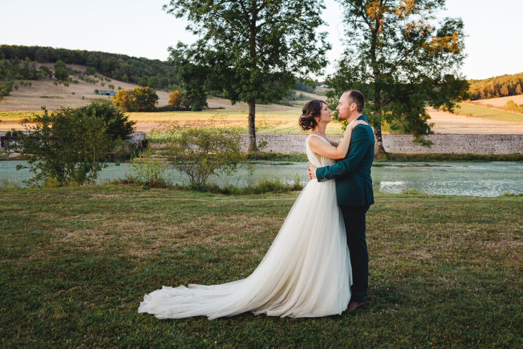 Photo de couple au Moulin de la Fleuristerie.