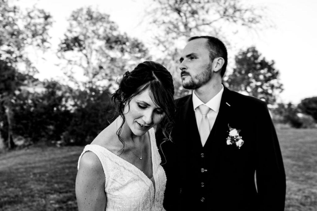 Photo de couple au Moulin de la Fleuristerie.