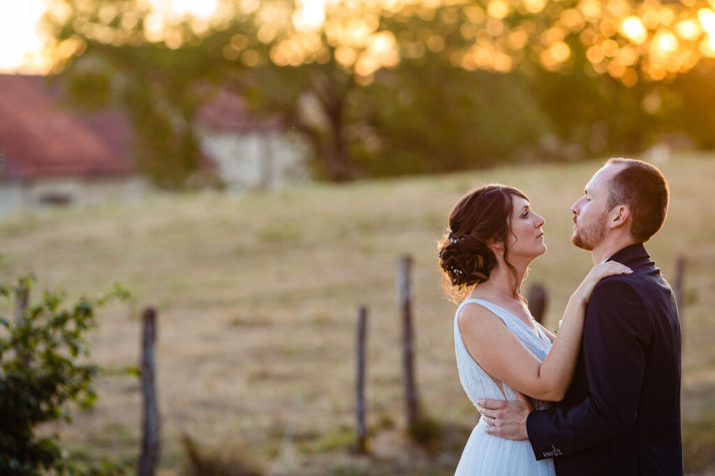 Photo de couple au Moulin de la Fleuristerie.